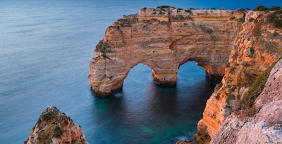 Découvrez la côte de l'Algarve en bateau avec activité inclus