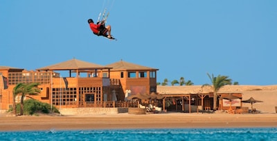 The Breakers Diving & Surfing Lodge