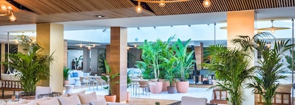 Mediterraneo Bay Hotel  & Resort