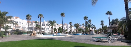 Apartamentos Golf Center Pueblo