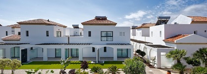 Broncemar Beach Suites  Hotel