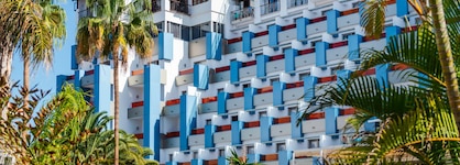 Paradise Park Fun Lifestyle Hotel