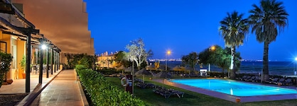 Meia Praia Lagos – Beach Club Apartments