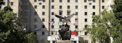 Lord Elgin Hotel