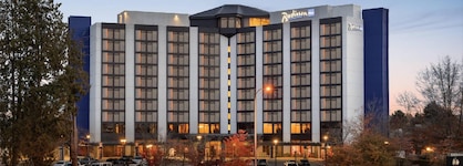 Radisson Blu Vancouver Airport Hotel & Marina