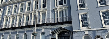 Commodore Hotel