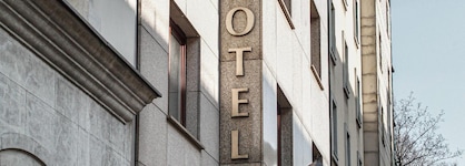 Hotel H12
