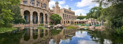 The Palace Of The Lost City At Sun City Resort