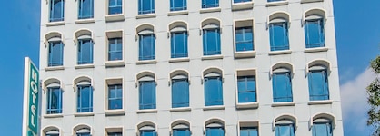 Hotel 81 Palace