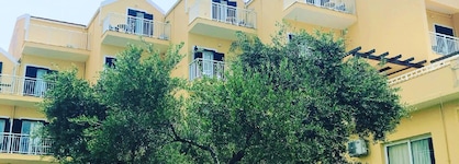 Lassi Hotel