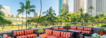DoubleTree by Hilton Hotel Alana - Waikiki Beach