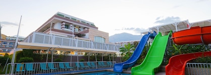 Crystal De Luxe Resort & Spa