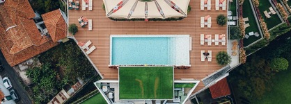 Next Hotel