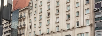 Broadway Hotel & Suites