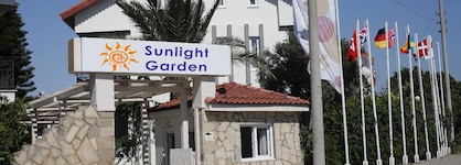 Sunlight Garden Hotel