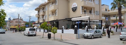Isla Apartments