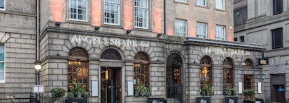 Angel's Share Hotel