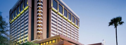 Taj Lands End