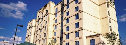 Courtyard By Marriott Toronto Airport