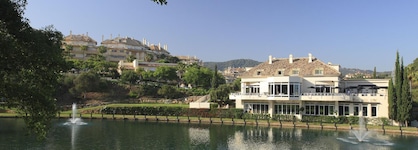 Elviria Hills Living
