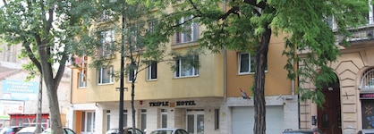 Triple M Hotel