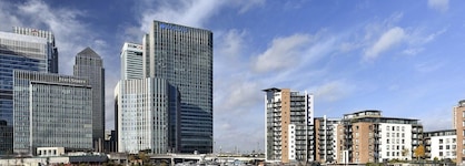 Fraser Place Canary Wharf