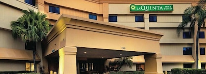 La Quinta Inn & Suites By Wyndham Miami Airport East