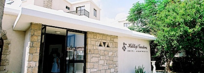 Hilltop Gardens