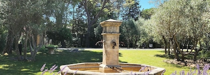 Le Vallon De Valrugues Hotel Spa & Villas
