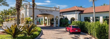 Naples Bay Resort & Marina