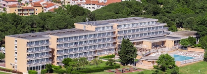 Arena Hotel Holiday