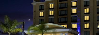 Holiday Inn Express & Suites, International Drive By Ihg