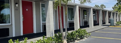 Super 8 By Wyndham Kissimmee Orlando