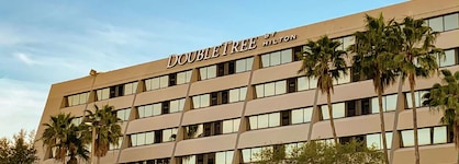 Doubletree By Hilton Tampa Rocky Point Waterfront