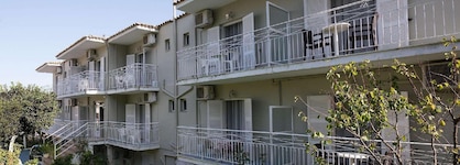 Bella Vista Beach Hotel And Studios