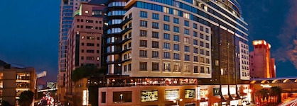 Davinci Hotel And Suites On Nelson Mandela Square