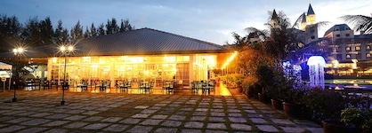 Bella Vista Waterfront Resort