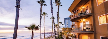 Pacific Terrace Hotel