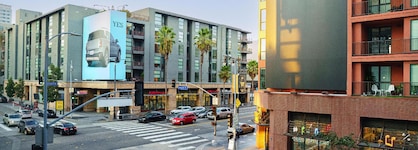 W Hollywood