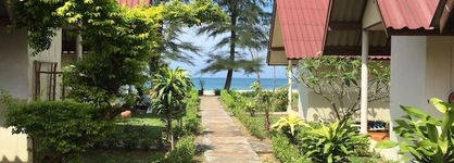 Good Days Lanta Beach Resort