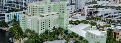 Riverside Hotel