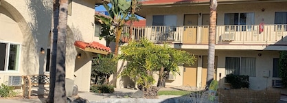 California Suites Hotel