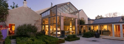 Islington Hotel