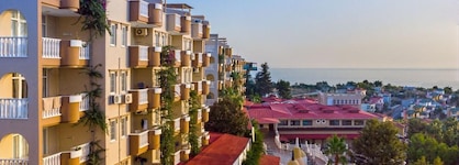 Club Paradiso Hotel