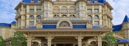 Tokyo Disneyland Hotel