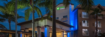 Holiday Inn Express Hotel & Suites Naples Downtown - 5Th Ave, An Ihg Hotel