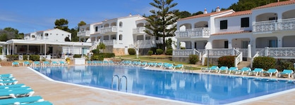 Apartamentos Mestral Y Llebeig