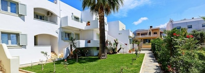 Angela Studios & Apartments
