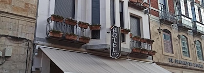 Leon Hotel Spa Paris