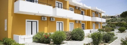 Manolis Studios
